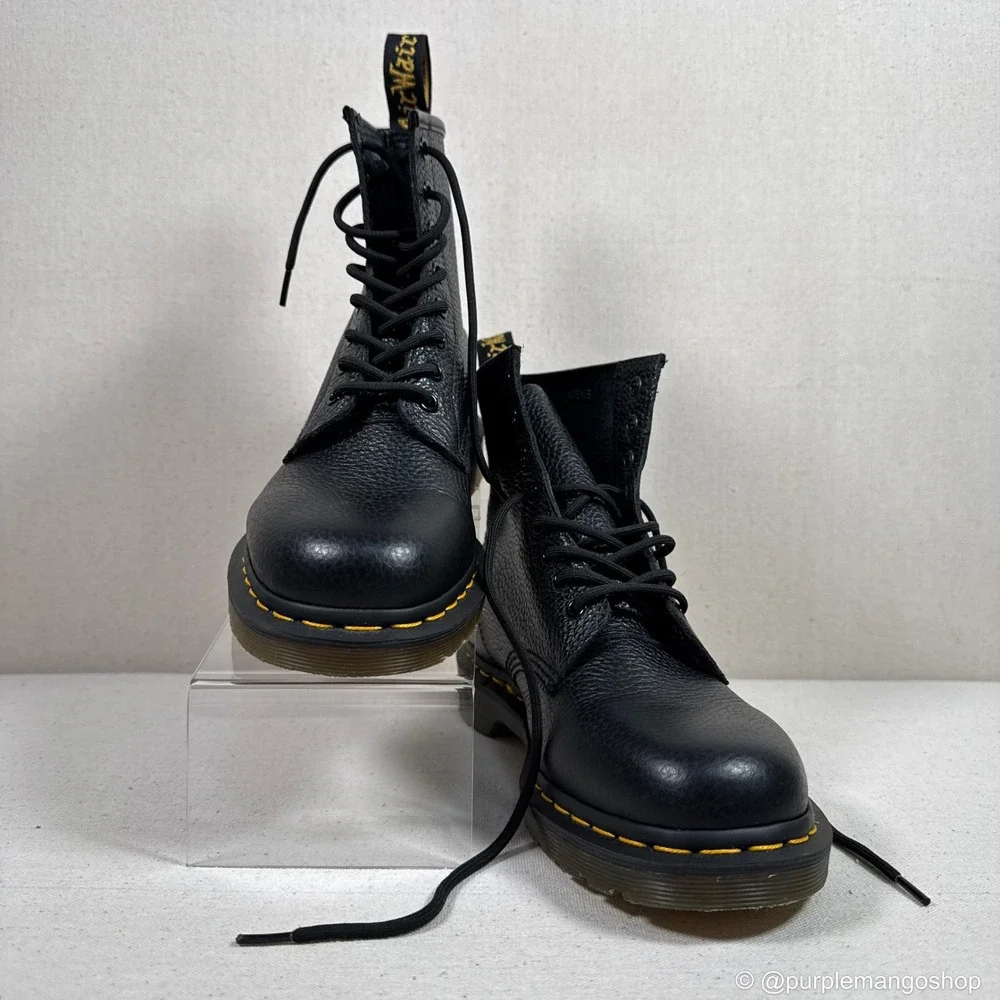 NWOT DR. MARTENS 1460 Pascal Virginia Leather Lace‎ Up Boots | Black | US M9/W10